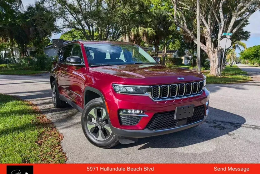 2023 Jeep Cherokee Sport photo 1