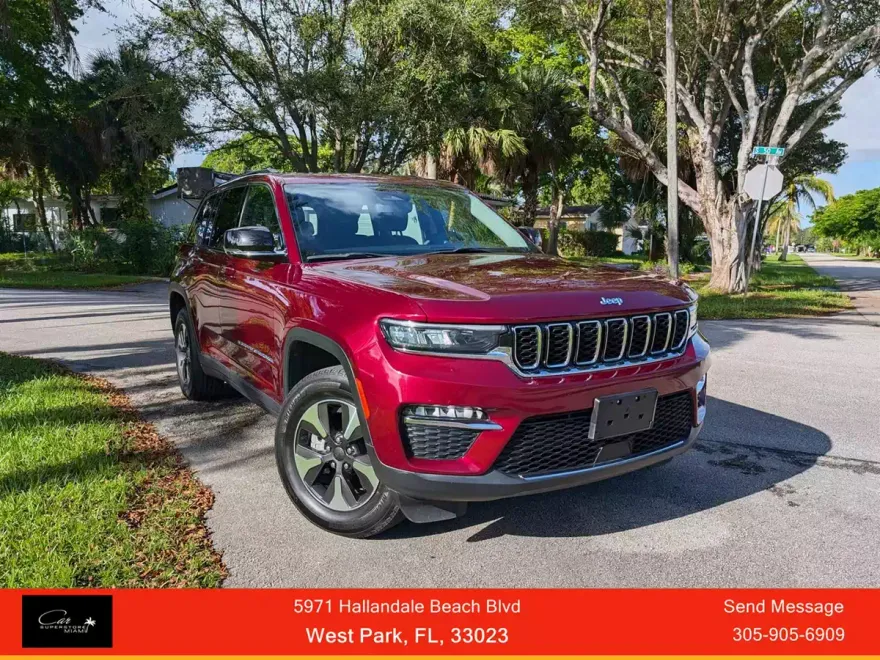 2023 Jeep Cherokee Sport photo 1