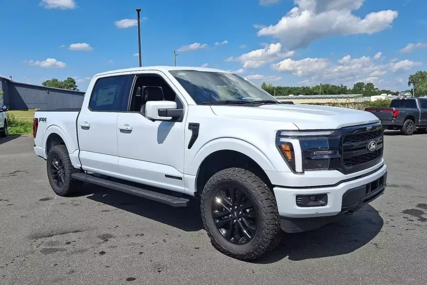 2025 Ford F-150 Lariat photo 1