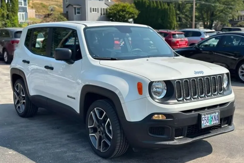 2017 Jeep Renegade Sport photo 1