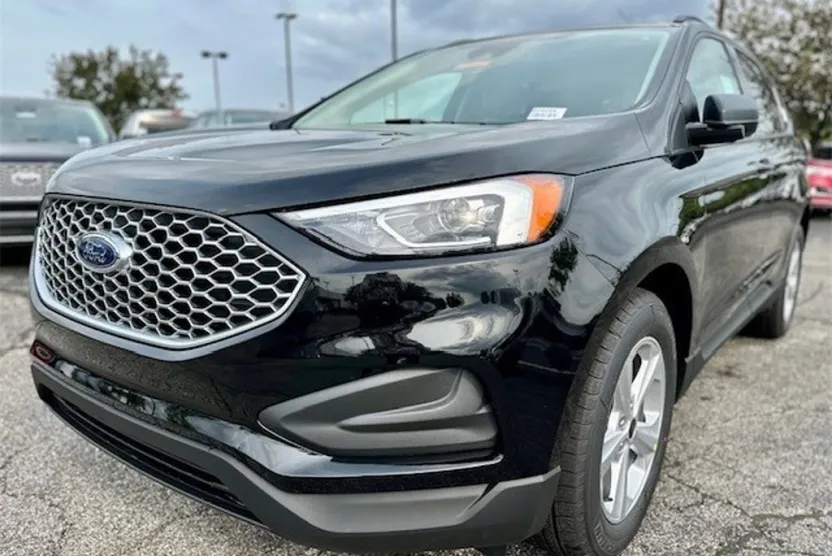 2024 Ford Edge SE photo 1