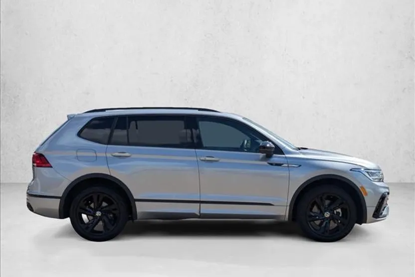 2024 Volkswagen Tiguan SE R-Line Black photo 1