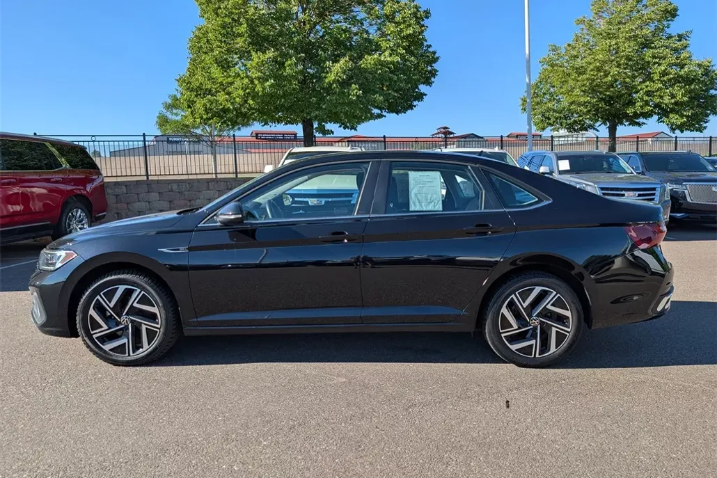 2023 Volkswagen Jetta 1.5T SEL photo 1