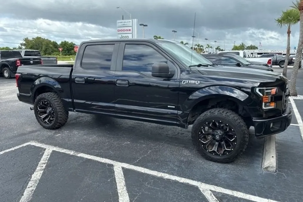 2017 Ford F-150 XLT photo 1