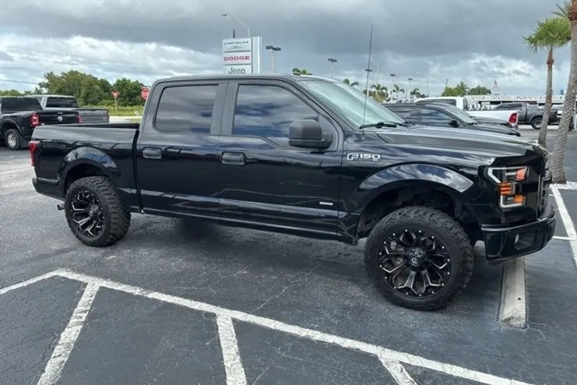 2017 Ford F-150 XLT photo 1