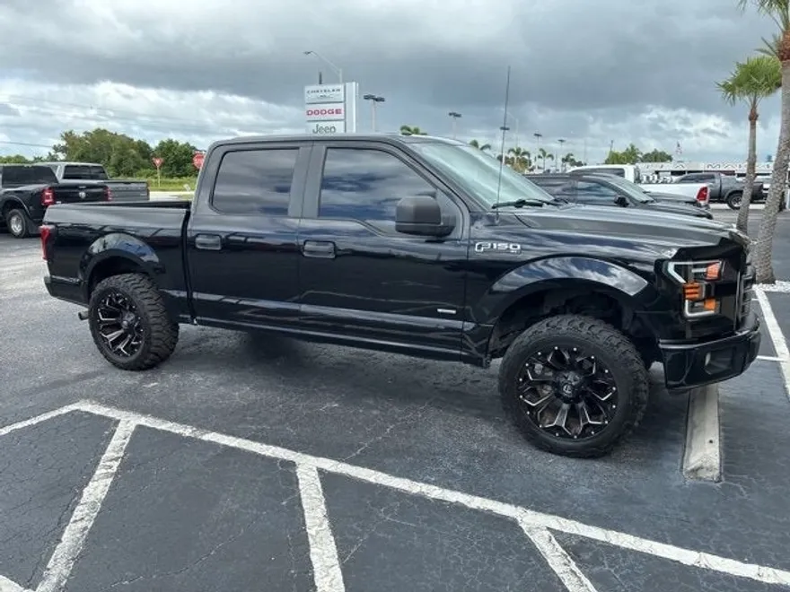 2017 Ford F-150 XLT photo 1
