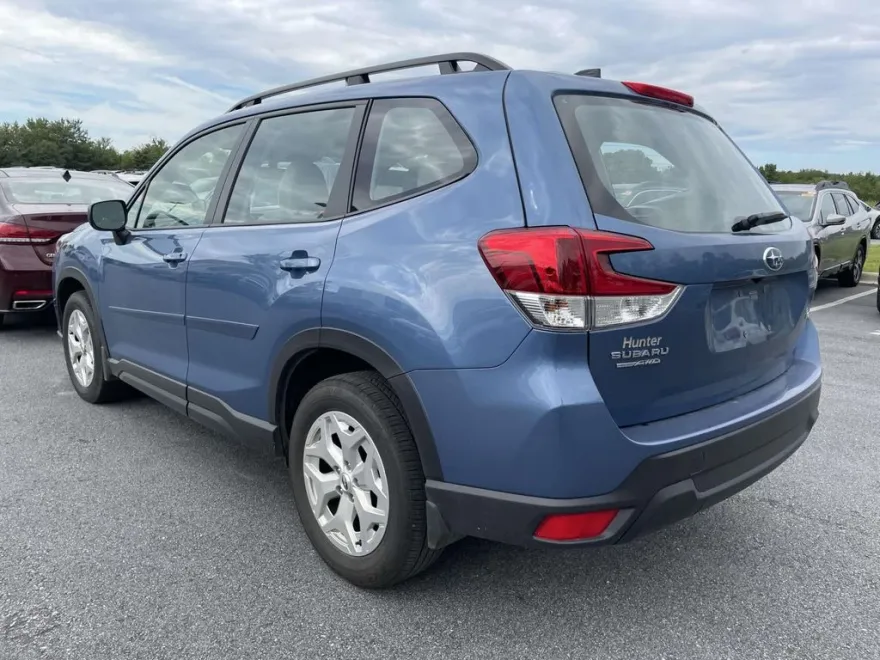 2024 Subaru Forester Base photo 1