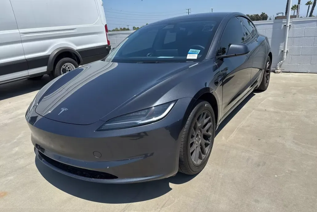 2024 Tesla Model 3 photo 1