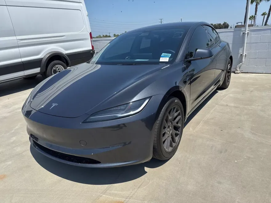 2024 Tesla Model 3 photo 1