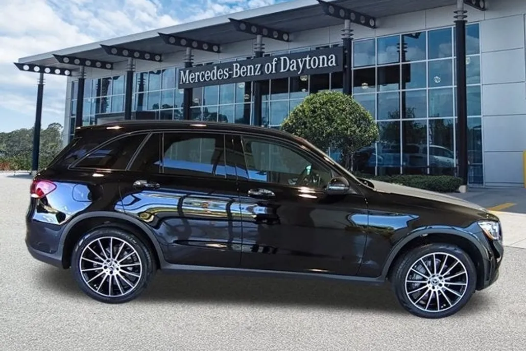2021 Mercedes Benz GLC 300 photo 1