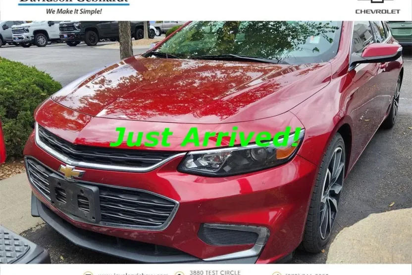 2017 Chevrolet Malibu 1LT photo 1