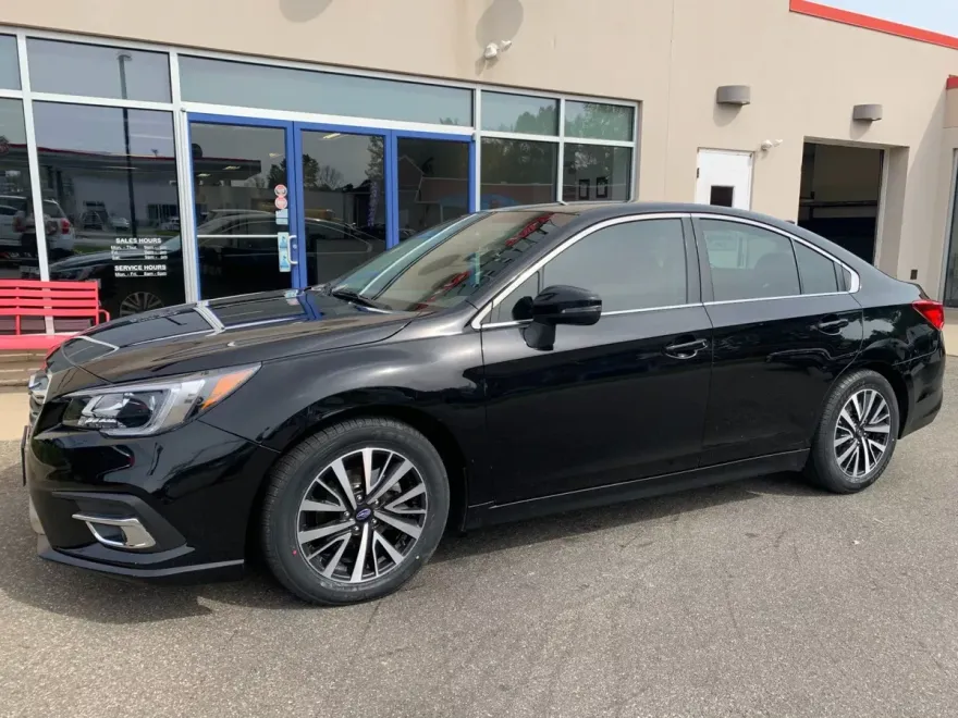 2018 Subaru Legacy Premium photo 1
