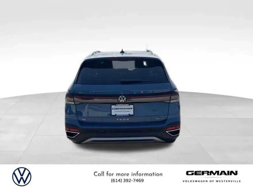 2025 Volkswagen Taos SE photo 1
