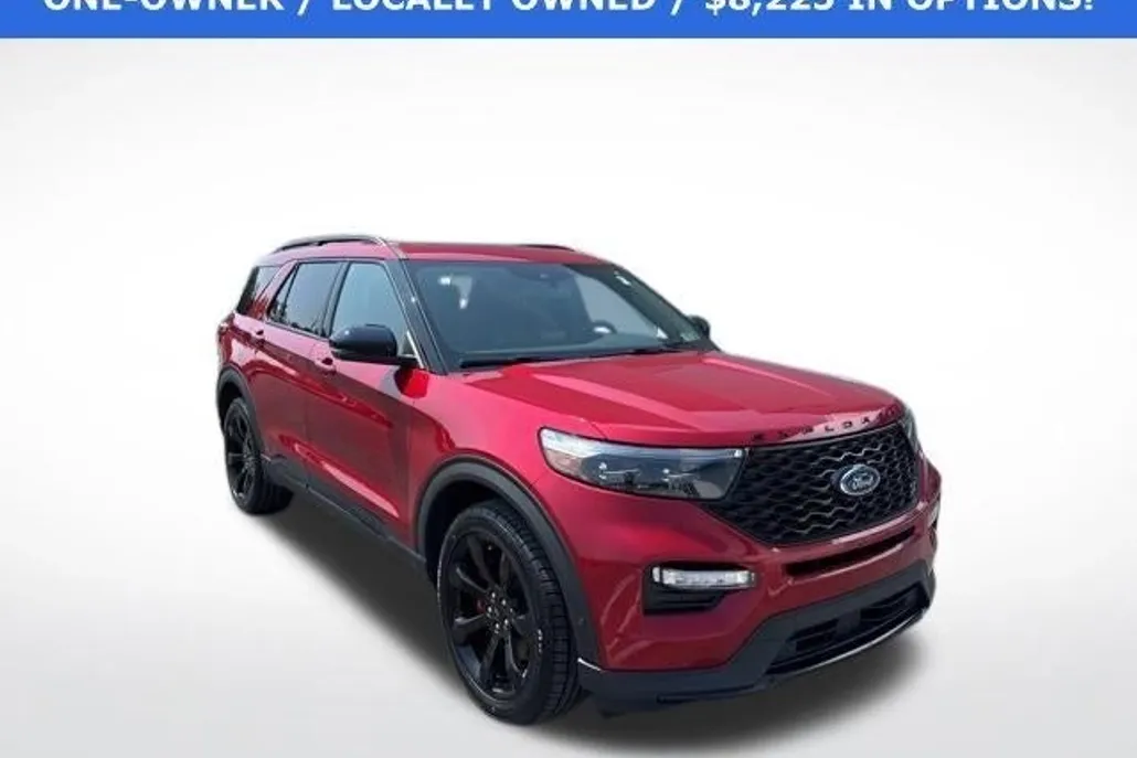 2022 Ford Explorer ST photo 1