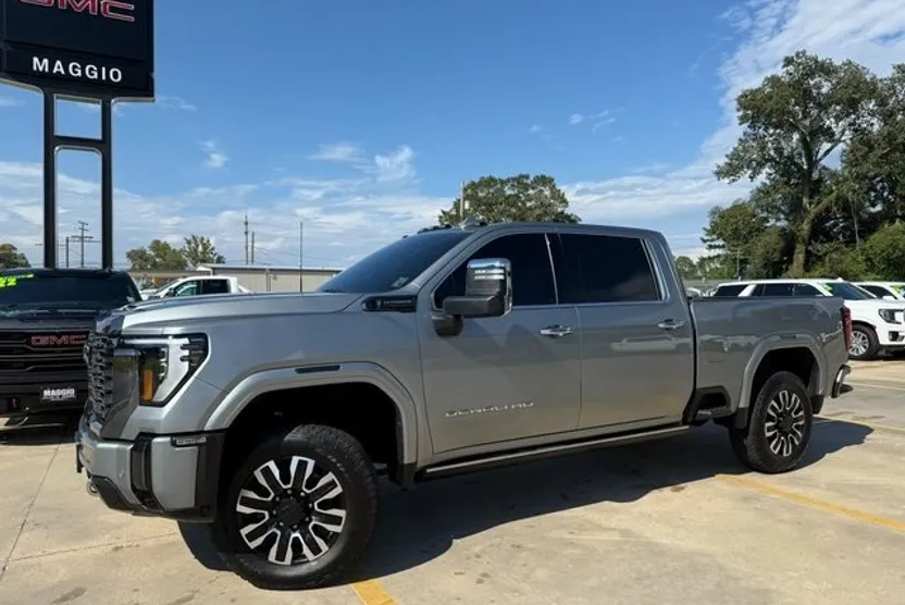 2024 Gmc Sierra 2500 HD Denali Ultimate photo 1