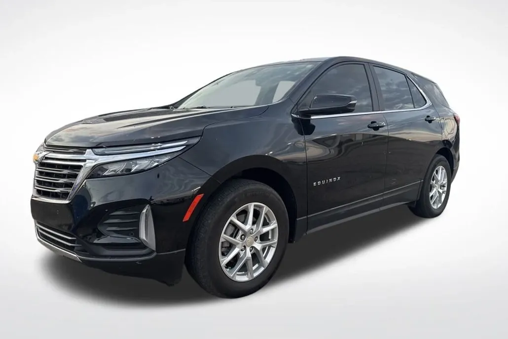 2023 Chevrolet Equinox LT photo 1