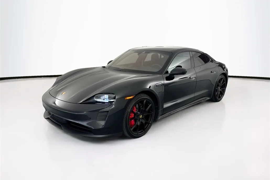 2022 Porsche Taycan GTS photo 1