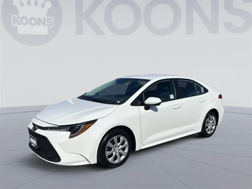 2022 Toyota Corolla LE photo 1