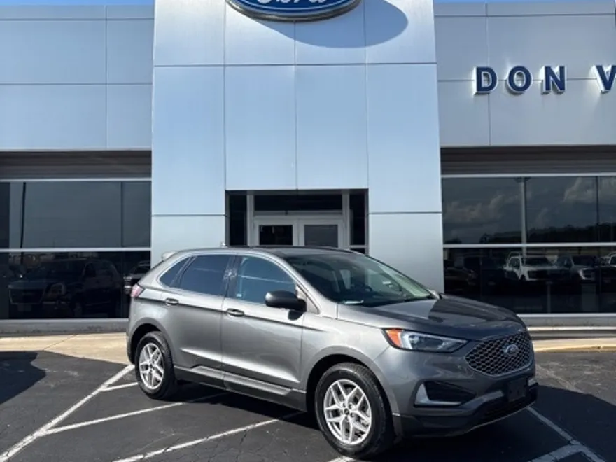 2024 Ford Edge SEL photo 1