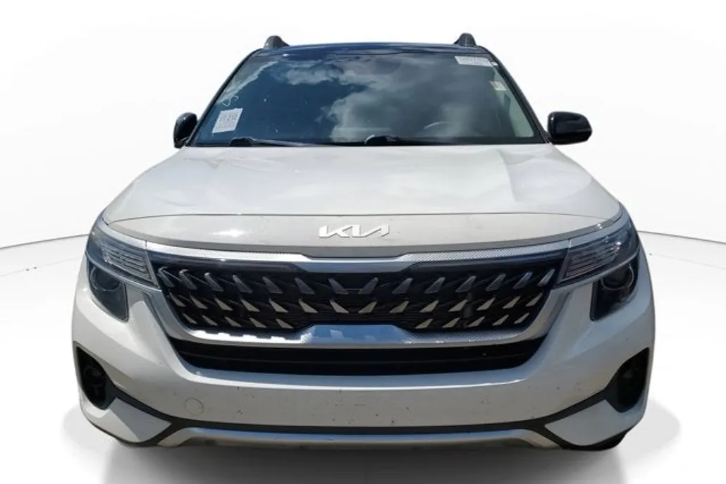 2022 Kia Seltos Nightfall Edition photo 1