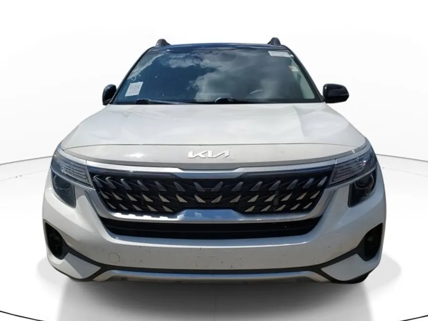 2022 Kia Seltos Nightfall Edition photo 1