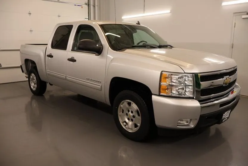 2010 Chevrolet Silverado 1500 LT photo 1