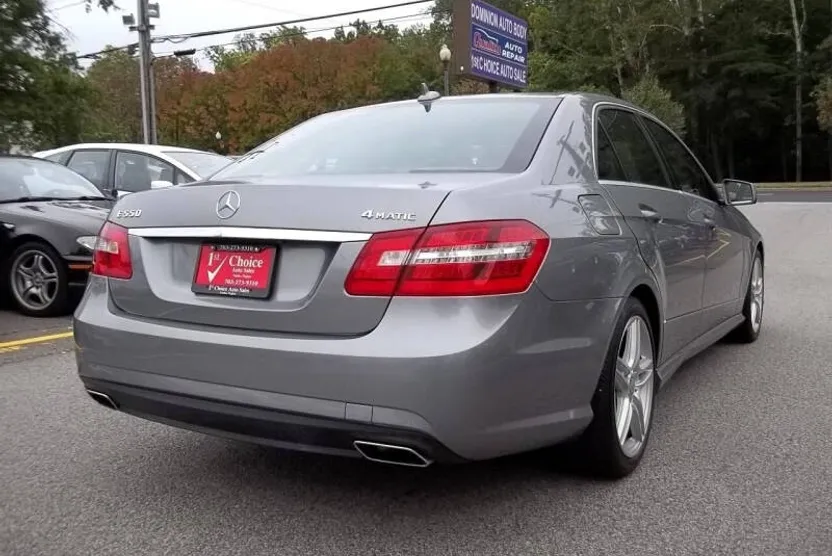 2011 Mercedes Benz E 550 4MATIC photo 1