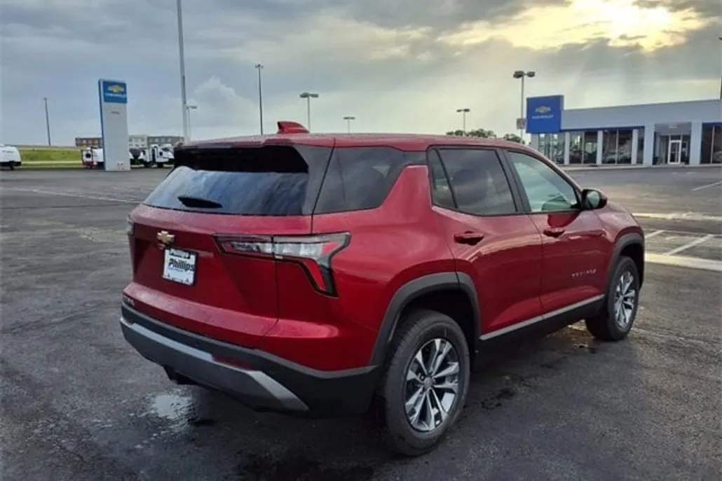 2026 Chevrolet Equinox LT photo 1