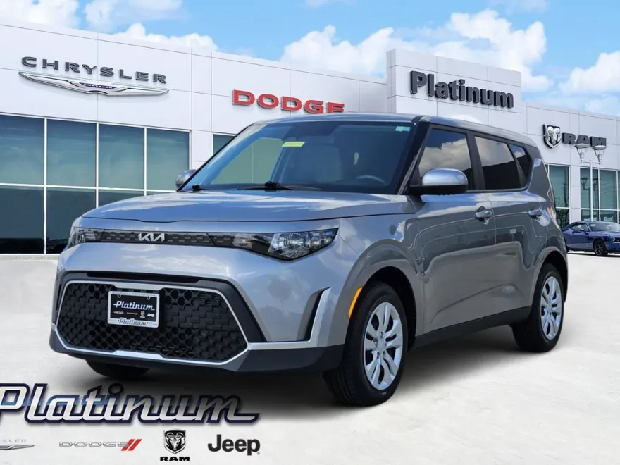 2025 Kia Soul LX photo 1
