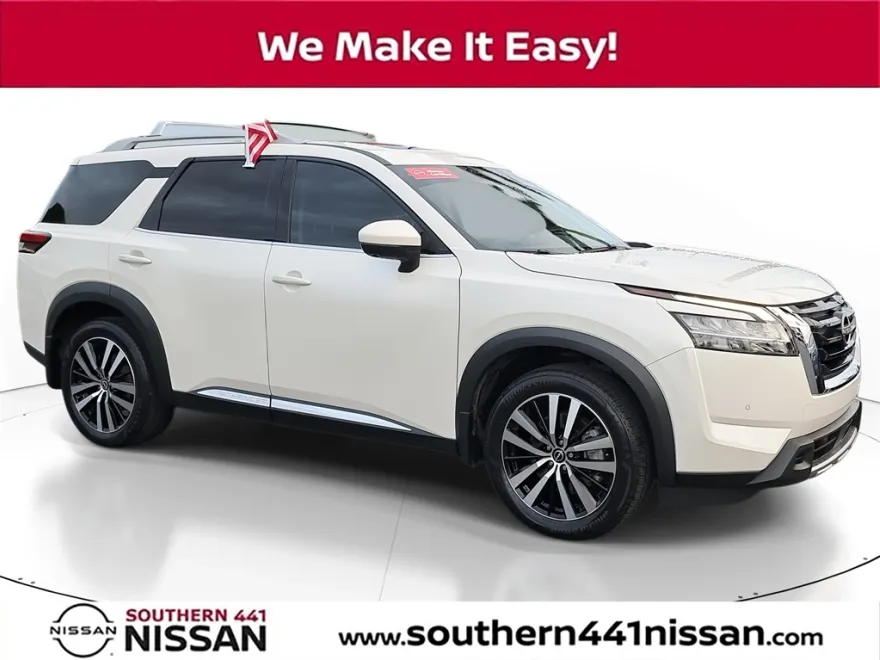 2023 Nissan Pathfinder Platinum photo 1