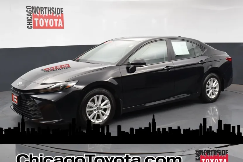 2025 Toyota Camry LE photo 1