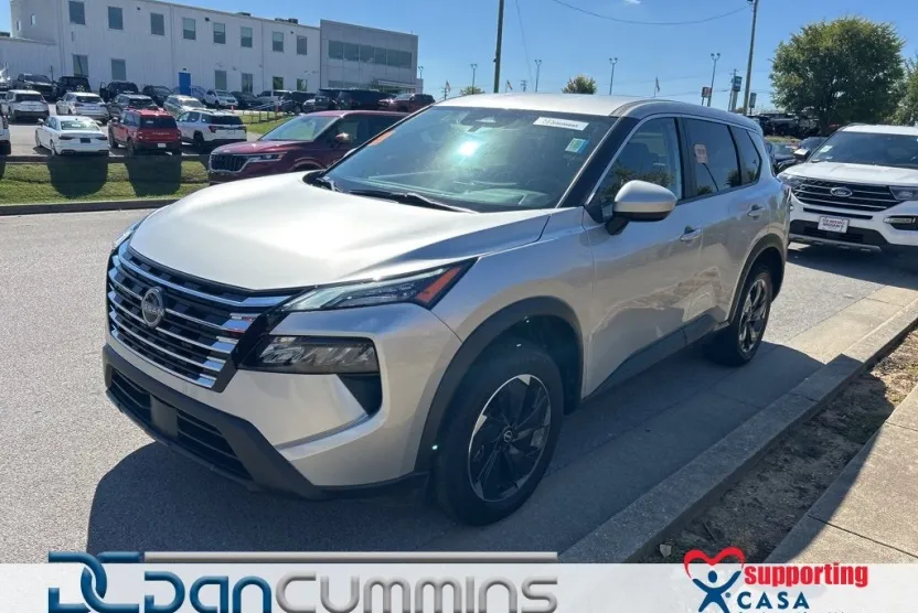 2024 Nissan Rogue SV photo 1