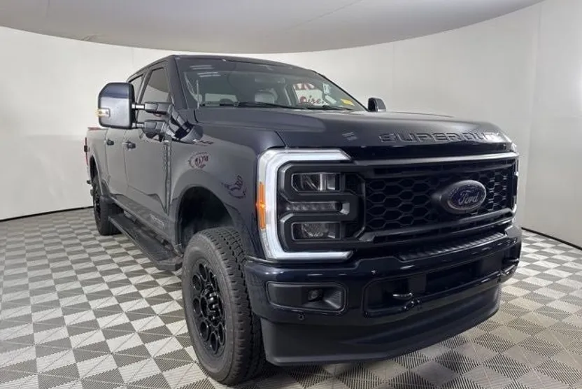 2023 Ford F-250 Lariat photo 1