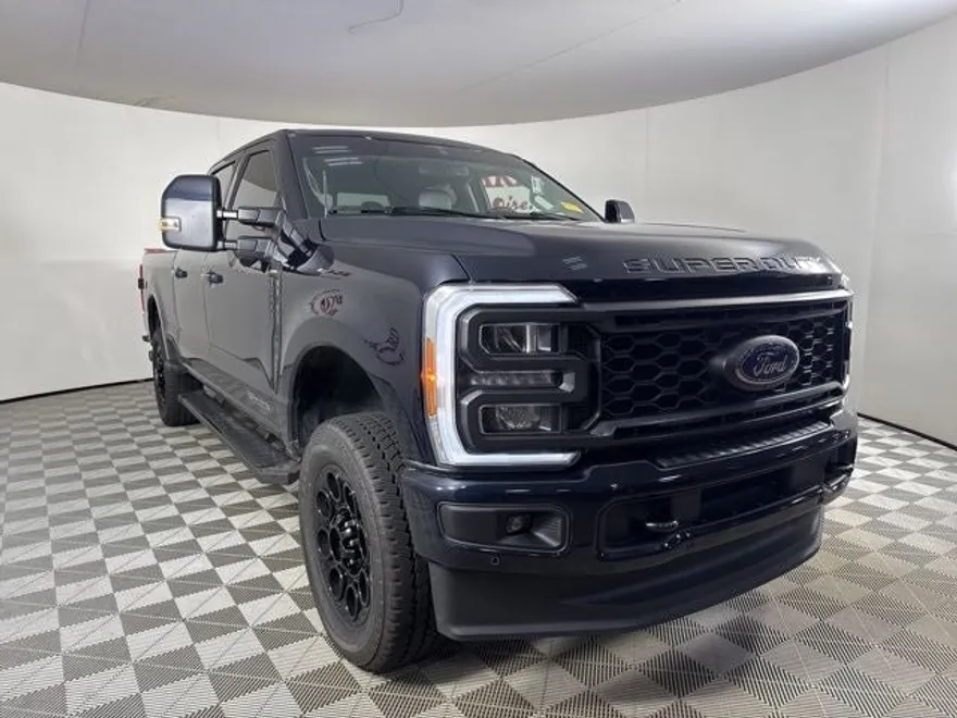 2023 Ford F-250 Lariat photo 1