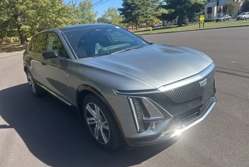 2024 Cadillac Lyriq Tech photo 1