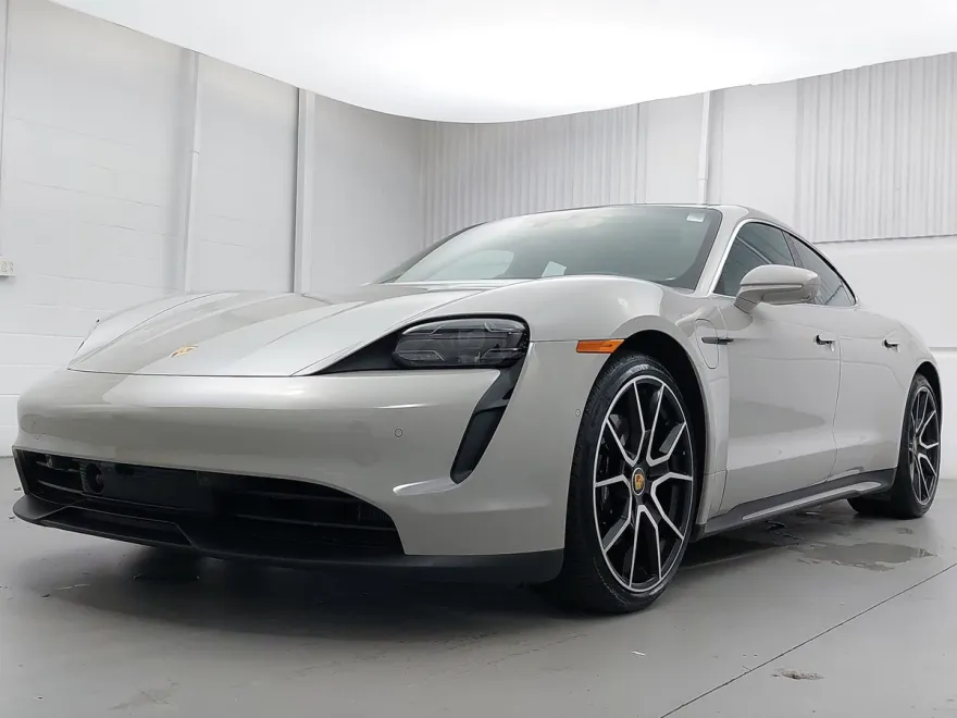 2024 Porsche Taycan 4S photo 1