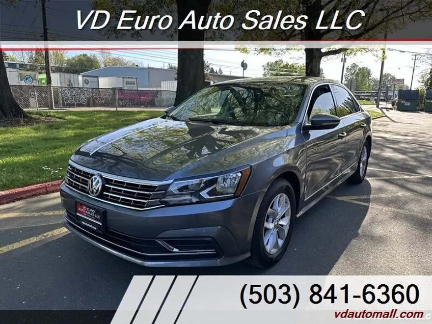 2017 Volkswagen Passat S photo 1