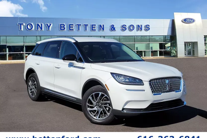 2022 Lincoln Corsair Standard photo 1
