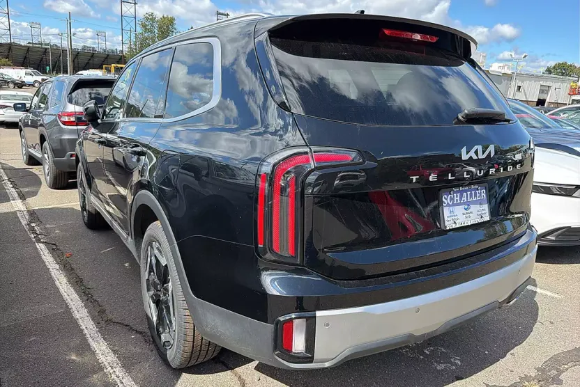 2023 Kia Telluride EX photo 1