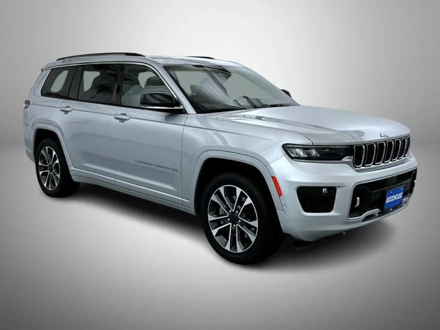 2023 Jeep Grand Cherokee Overland photo 1