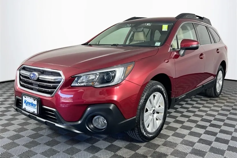 2019 Subaru Outback 2.5i Premium photo 1