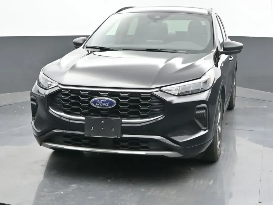 2024 Ford Escape ST-Line photo 1