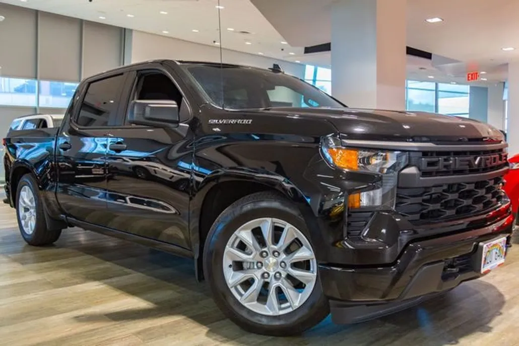 2024 Chevrolet Silverado 1500 Custom photo 1