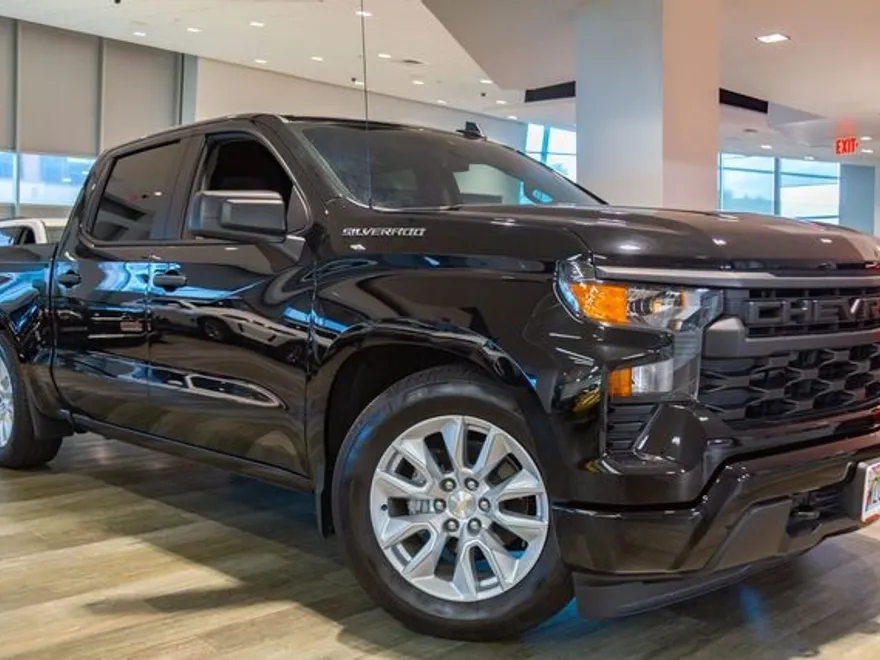 2024 Chevrolet Silverado 1500 Custom photo 1