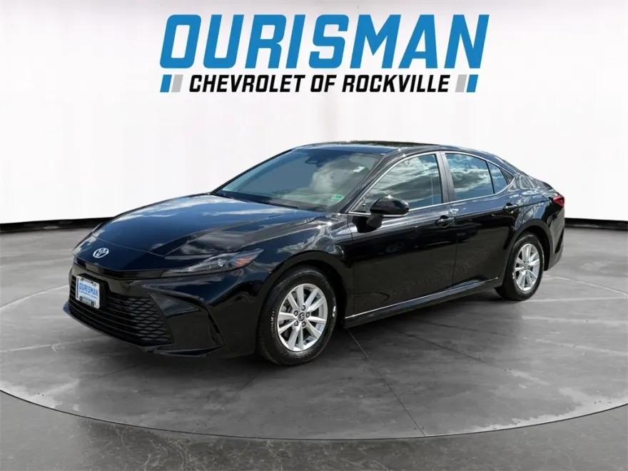 2025 Toyota Camry LE photo 1