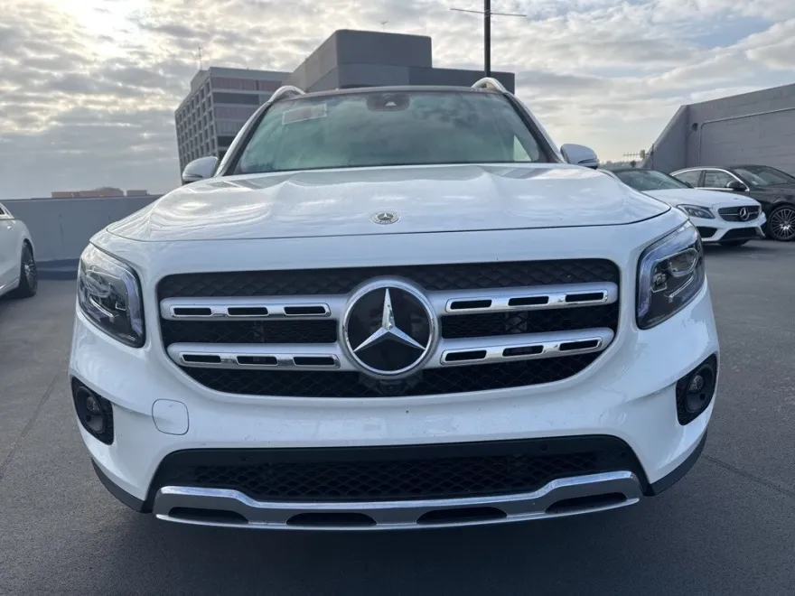 2023 Mercedes Benz GLB 250 photo 1