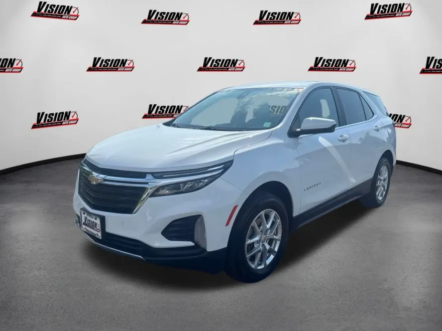 2022 Chevrolet Equinox LT photo 1