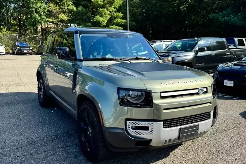 2021 Land Rover Defender 110 S photo 1