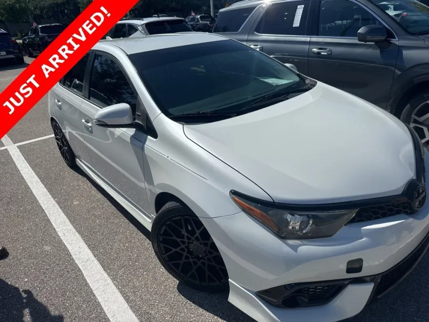 2016 Scion iM Base photo 1