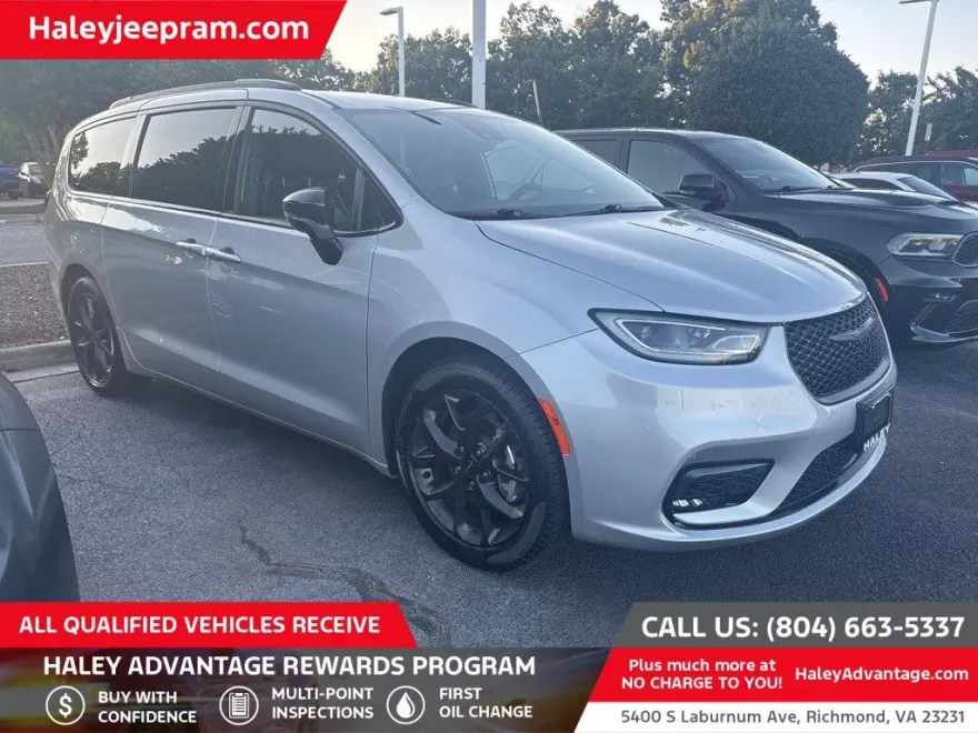 2024 Chrysler Pacifica Limited photo 1